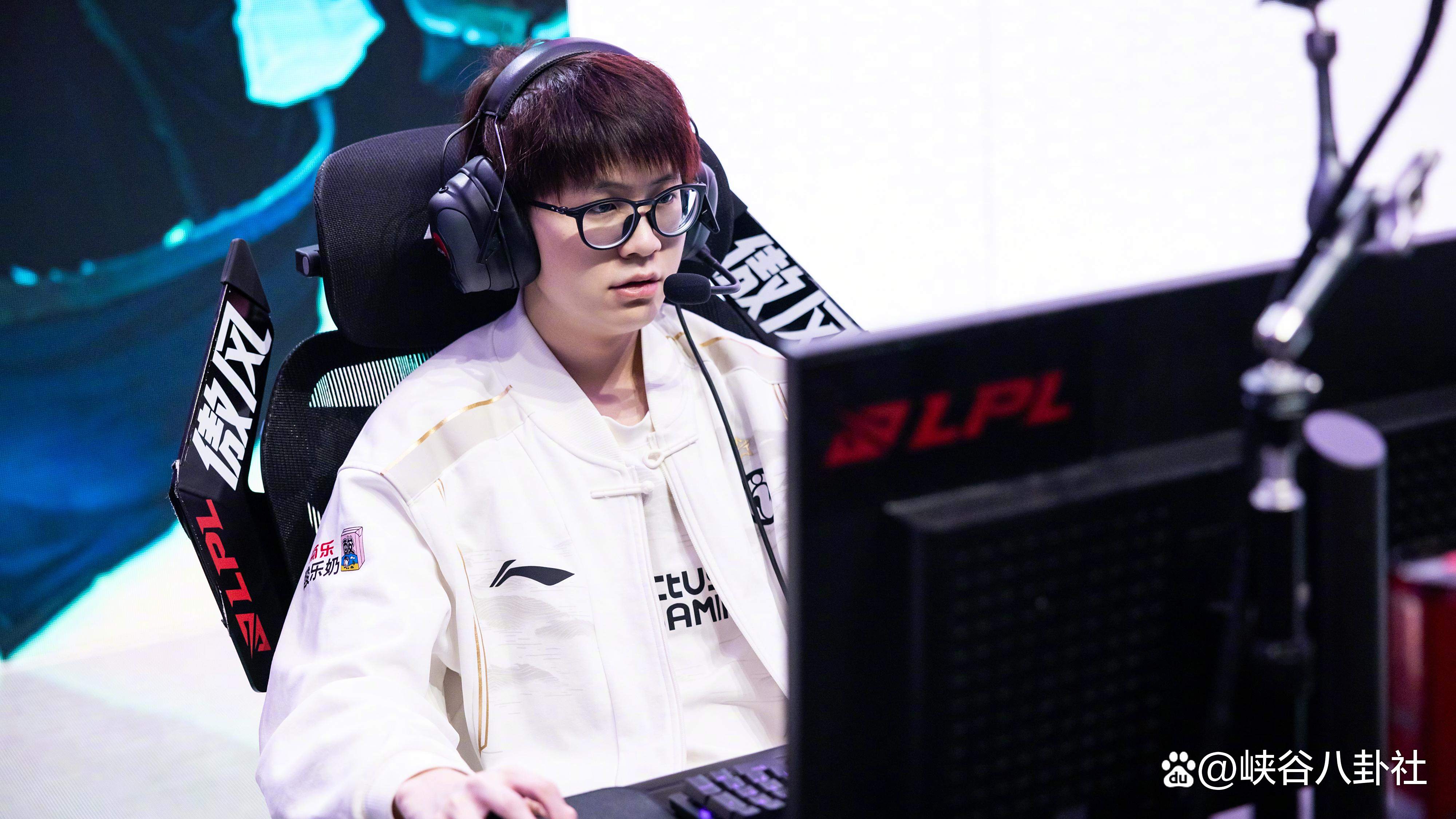 Rookie官方宣布重要助攻新规，皇家马德里引发争议！(莫德里奇宣布离开皇马)