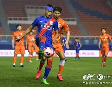 锦标赛巅峰对决！漓江火箭队守住胜果嵩山赤兔队，举重赛场再起波澜；韧性比赛的样板(2024年全国举重锦标赛)