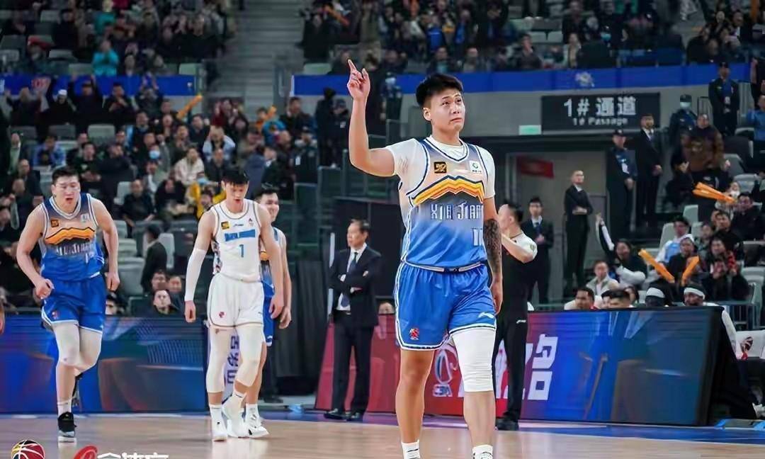  新疆广汇发布备战花絮；转会期防线松动；欧篮联任务艰巨；赛季目标并未改变