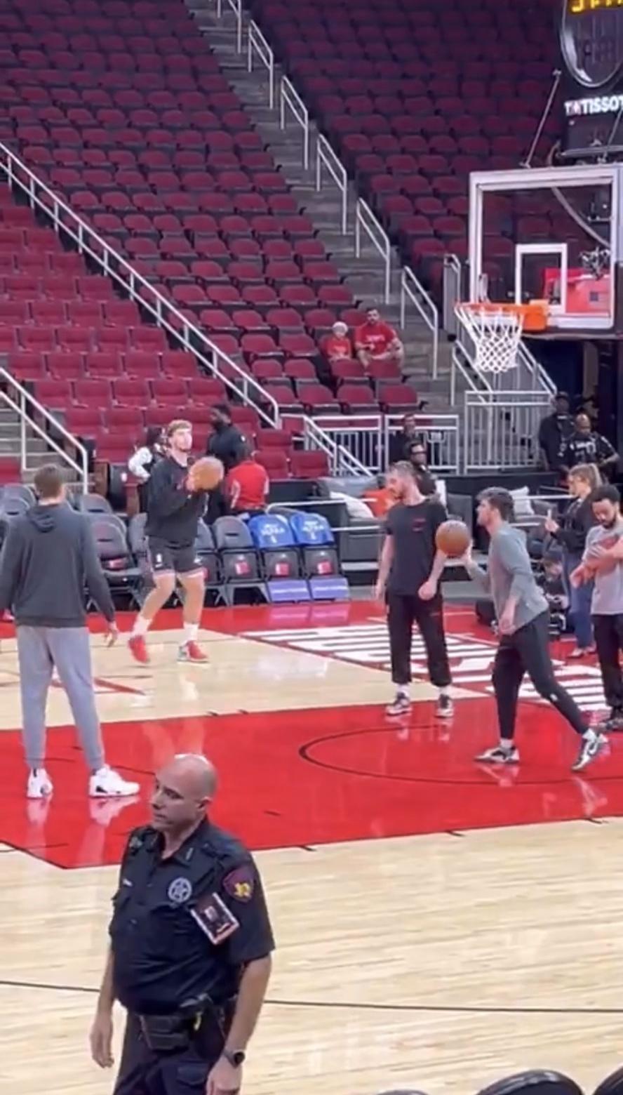 赛后NBA总决赛传出新动向，克里夫兰骑士门线救险，管理层表态——话题不断，训练强度明显提升的简单介绍