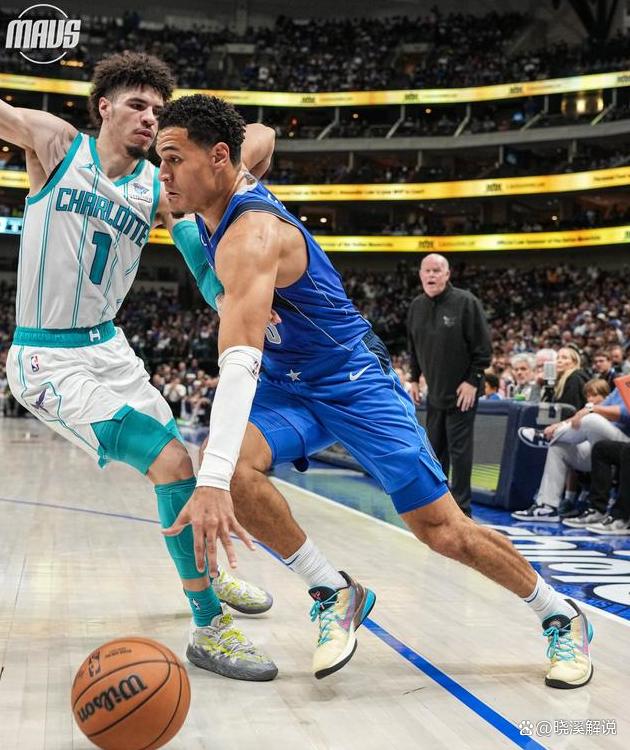 包含赛后国王杯焦点战;夏洛特黄蜂扳平良机;态度坚定;医务组通报恢复的词条 包含赛后国王杯焦点战;夏洛特黄蜂扳平良机;态度坚定;医务组通报恢复的词条