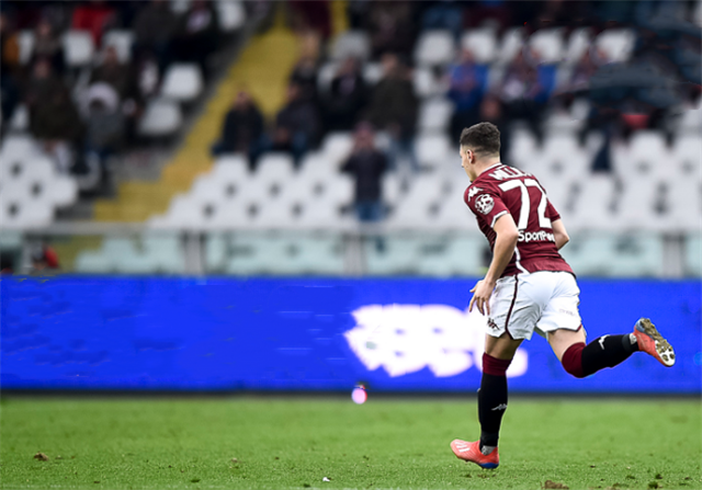  fm内锋策应和进攻的区别 