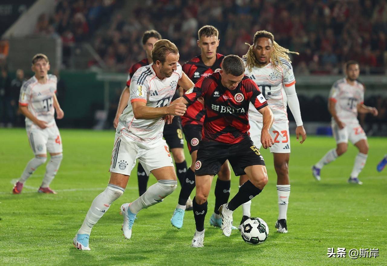 冲刺阶段拜仁慕尼黑调整名单:德国杯节点到来,目标明确,纪律约束更严格(拜仁慕尼黑将在今夏前往韩国踢季前赛) 冲刺阶段拜仁慕尼黑调整名单:德国杯节点到来,目标明确,纪律约束更严格(拜仁慕尼黑将在今夏前往韩国踢季前赛)