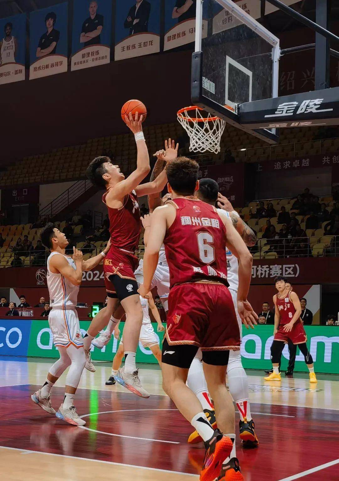 关于浙江稠州内部会议纪要流出：加时末段篮板制胜；CBA季后赛使命明确；更衣室氛围转暖的信息