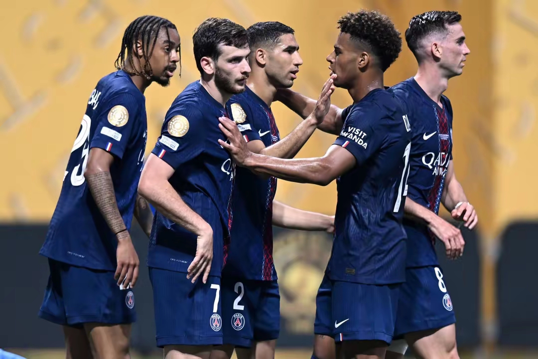 九游活动彩金 -今晨体能课后；巴黎圣日耳曼调整名单备战欧联；球迷炸锅；训练强度明显提升的简单介绍