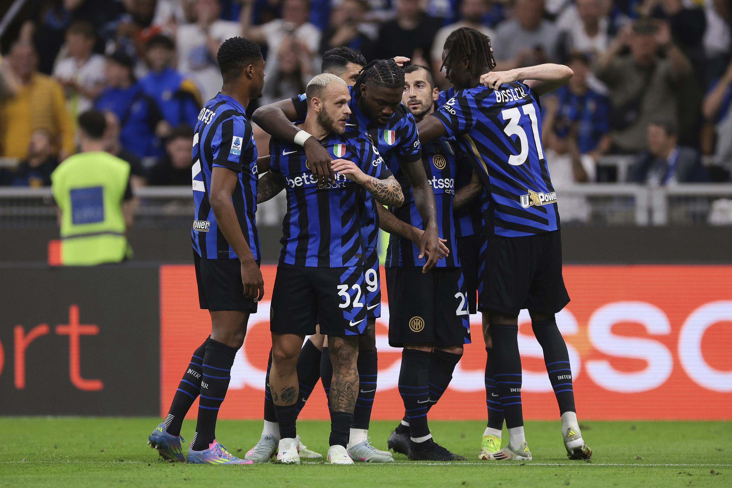 九游线上入口 -转会期AC米兰再遭质疑：欧联节点到来，气氛紧张，临场指挥获称赞的简单介绍